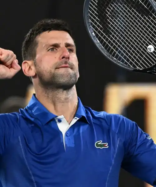 Australian Open, Novak Djokovic si ritrova: bene anche Tsitsipas, fuori Shelton