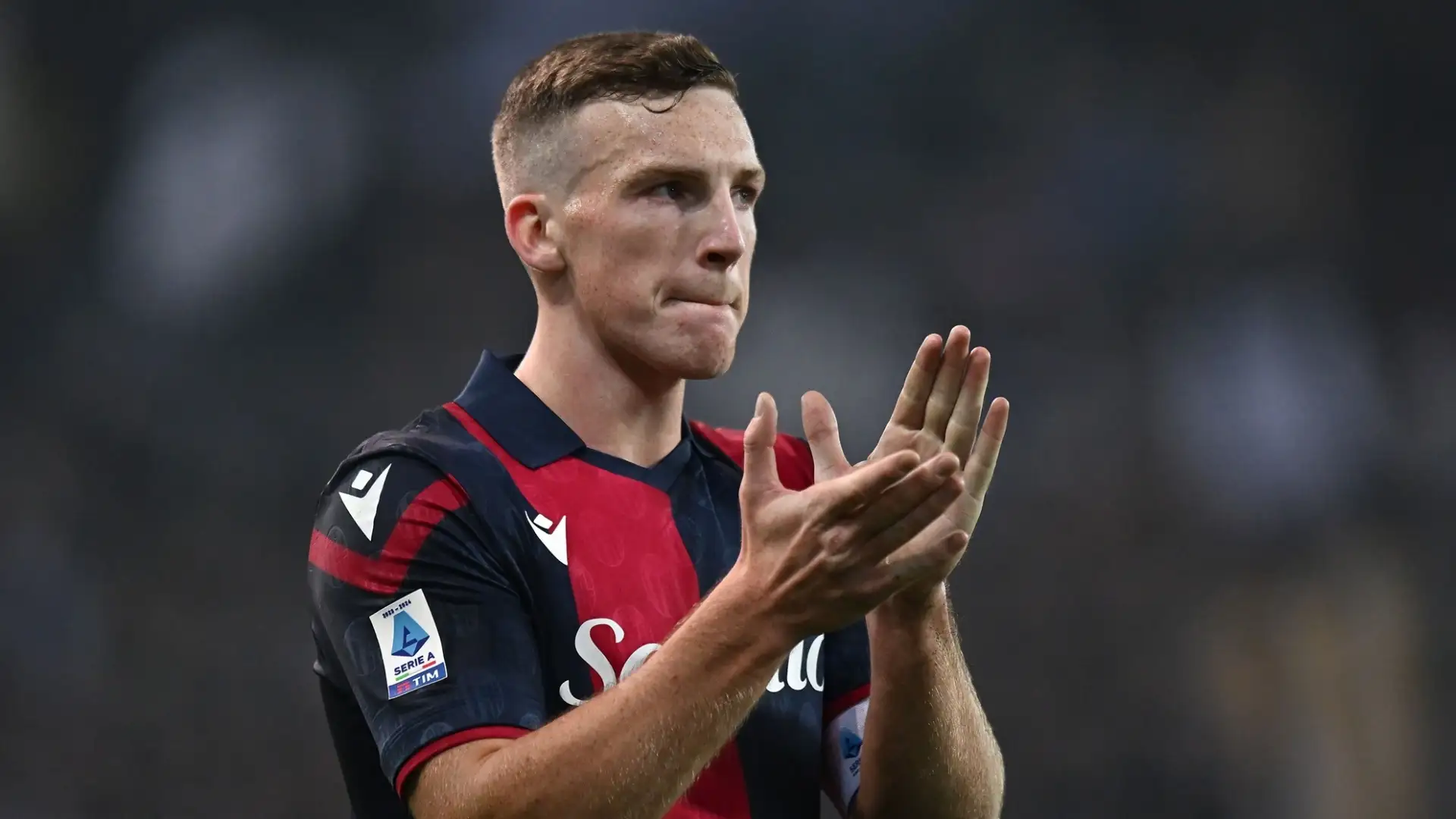 Oltre all'olandese, il Milan segue altri profili interessanti degli emiliani come Lewis Ferguson e Riccardo Calafiori