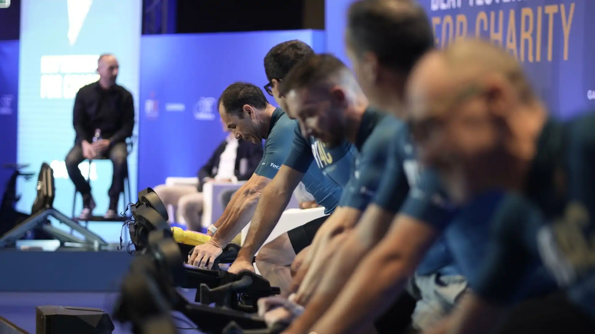 Il ciclismo è uno sport di fatica ma anche di grandi guadagni.