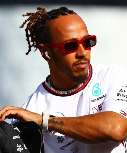 Lewis Hamilton si sfoga: ”Non posso più vincere”. Le foto