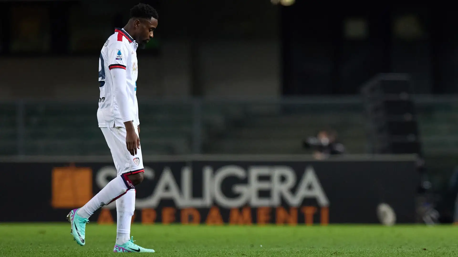 Due rossi anche per il congolese del Cagliari Antoine Makoumbou