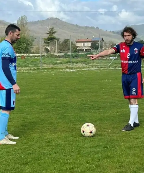 Il coccodrillo che non morde: il segreto del portiere sui calci di punizione spiegato in foto