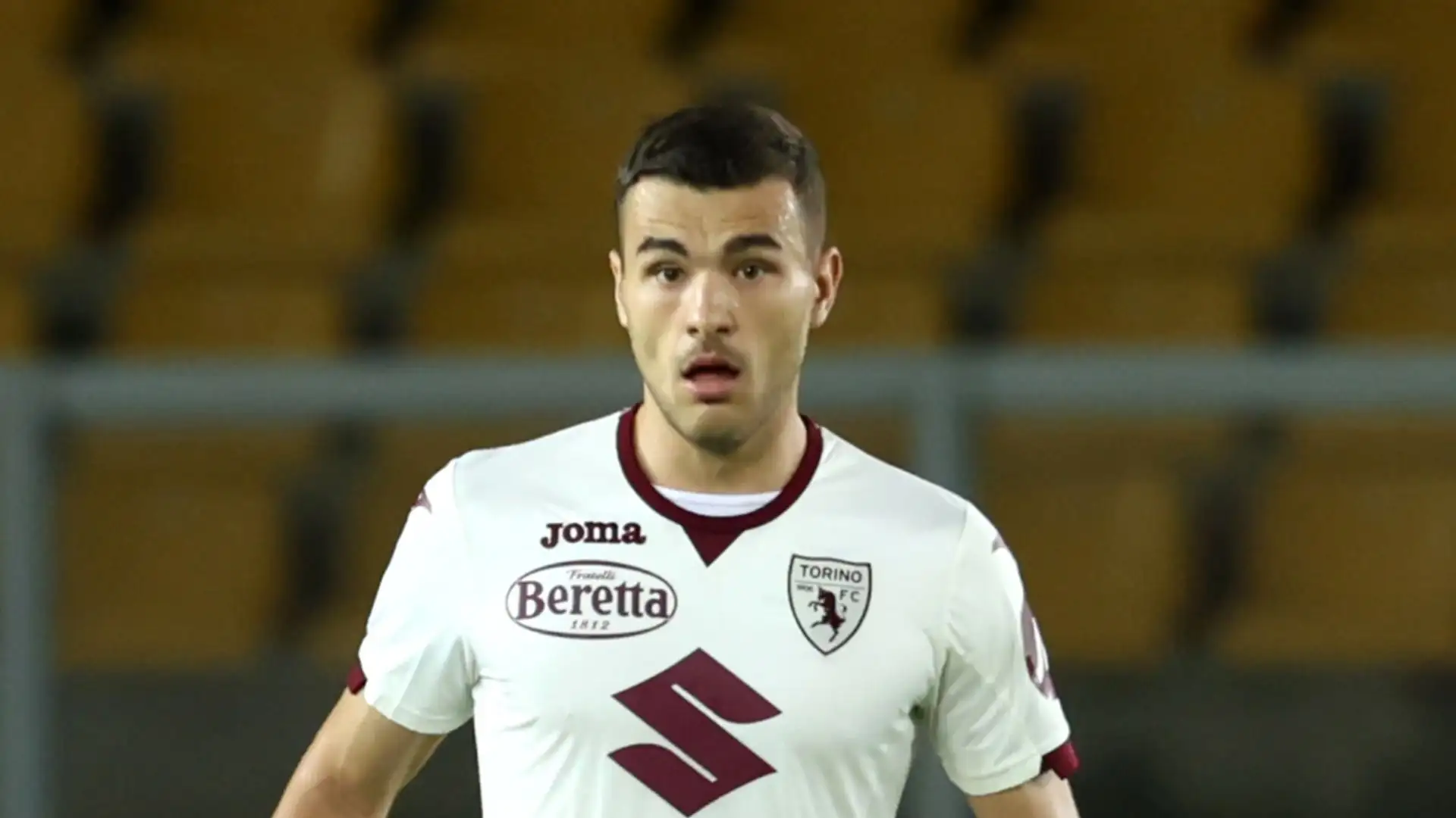 Il club rossonero, secondo quanto riporta Sky, sta per iniziare l'assalto al difensore del Torino Alessandro Buongiorno