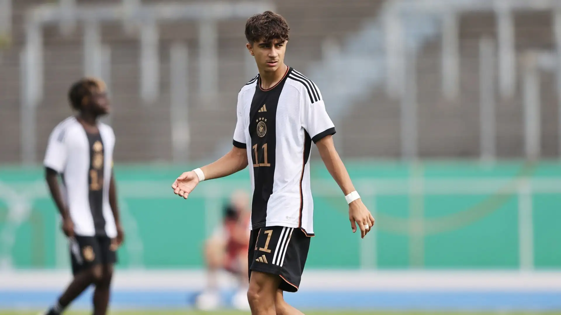 Il trequartista 17enne ha attirato anche l'attenzione di Barcellona e Real Madrid, ma sono i rossoneri ad aver fatto la prima mossa