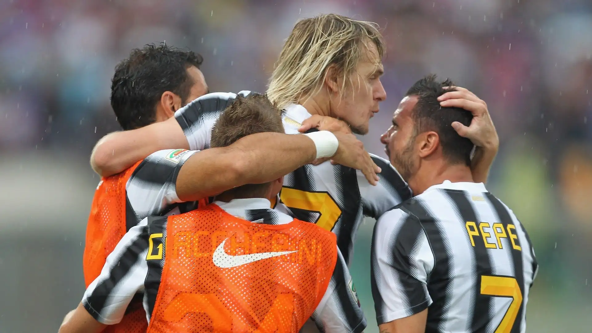 Da un anno all'altro il rendimento del calciatore precipitò e la Juventus, su indicazione dello stesso Conte, si liberò del serbo vendendolo al Fenerbahce a 7 milioni di euro
