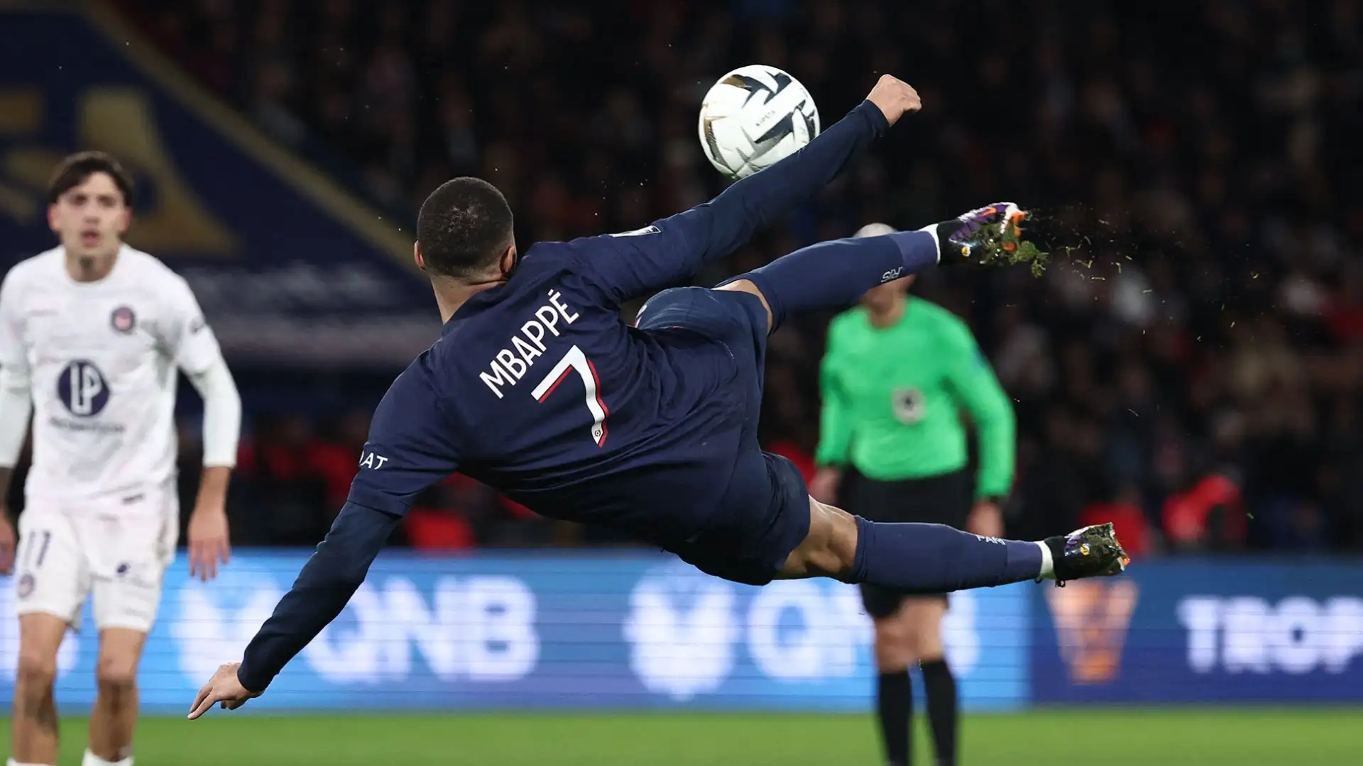 Mbappé è in scadenza con il PSG a giugno e dovrà decidere nelle prossime settimane cosa fare