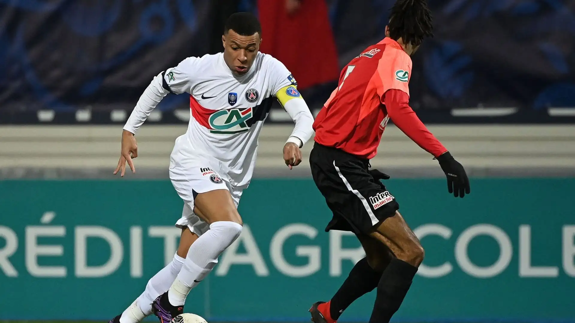 Al momento il diretto interessato sta prendendo tempo: PSG e Real non sono gli unici club in lizza