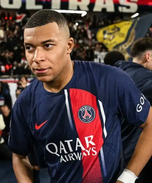 Il PSG si svena per trattenere Mbappé: incredibile offerta. Foto