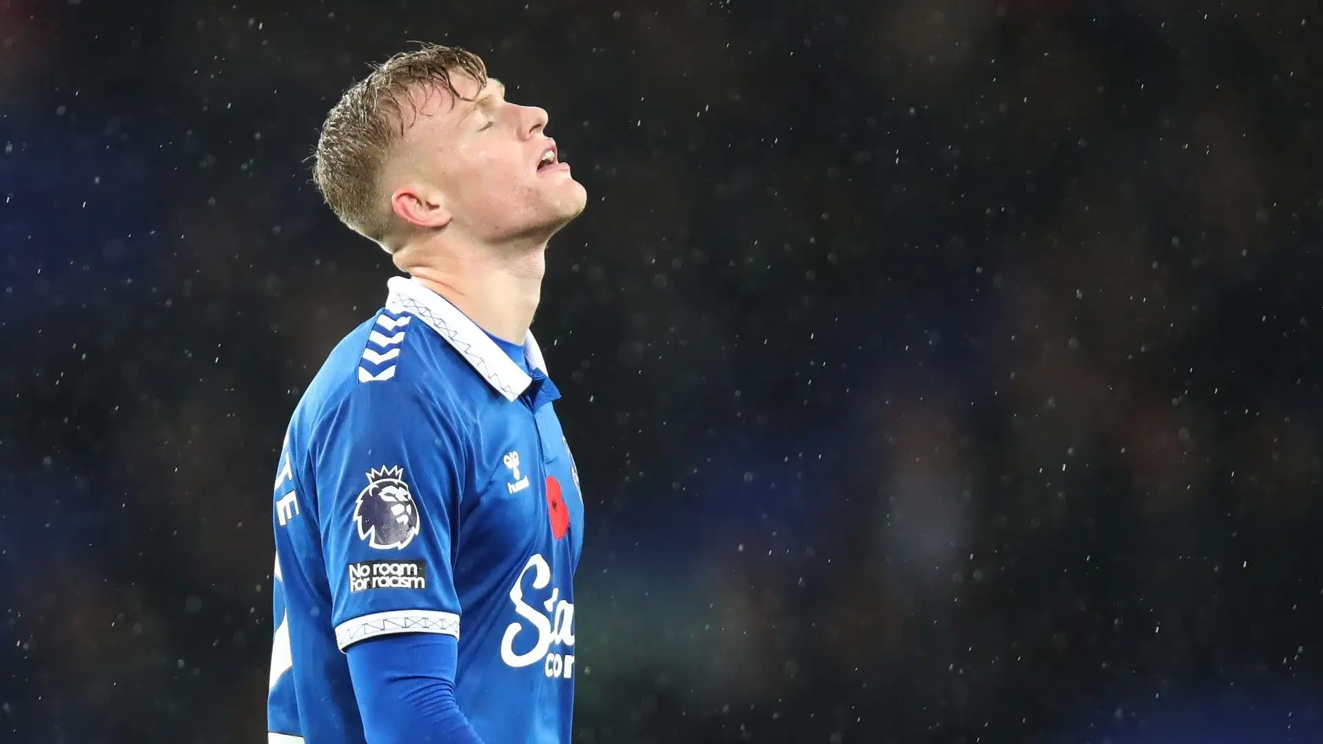 I Toffees l'hanno girato in prestito annuale al Blackburn e poi al PSV
