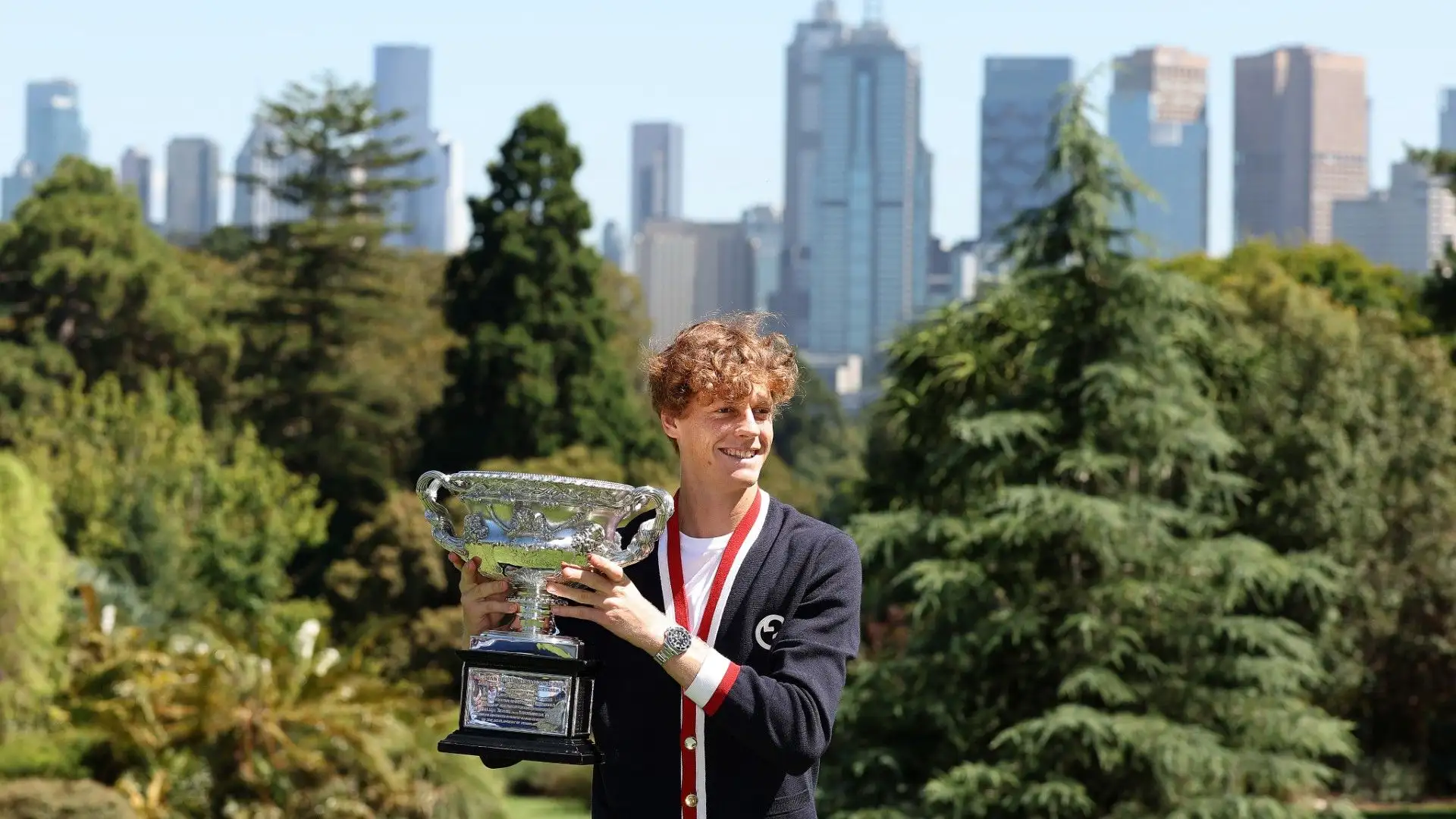 Sinner è inoltre il primo azzurro a vincere un torneo del Grande Slam da Adriano Panatta, Roland Garros 1976

