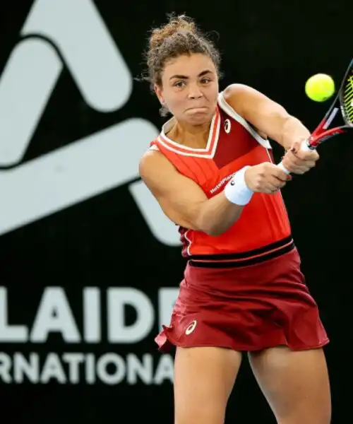 WTA Adelaide: esordio amaro per Jasmine Paolini, vince Cristina Bucsa