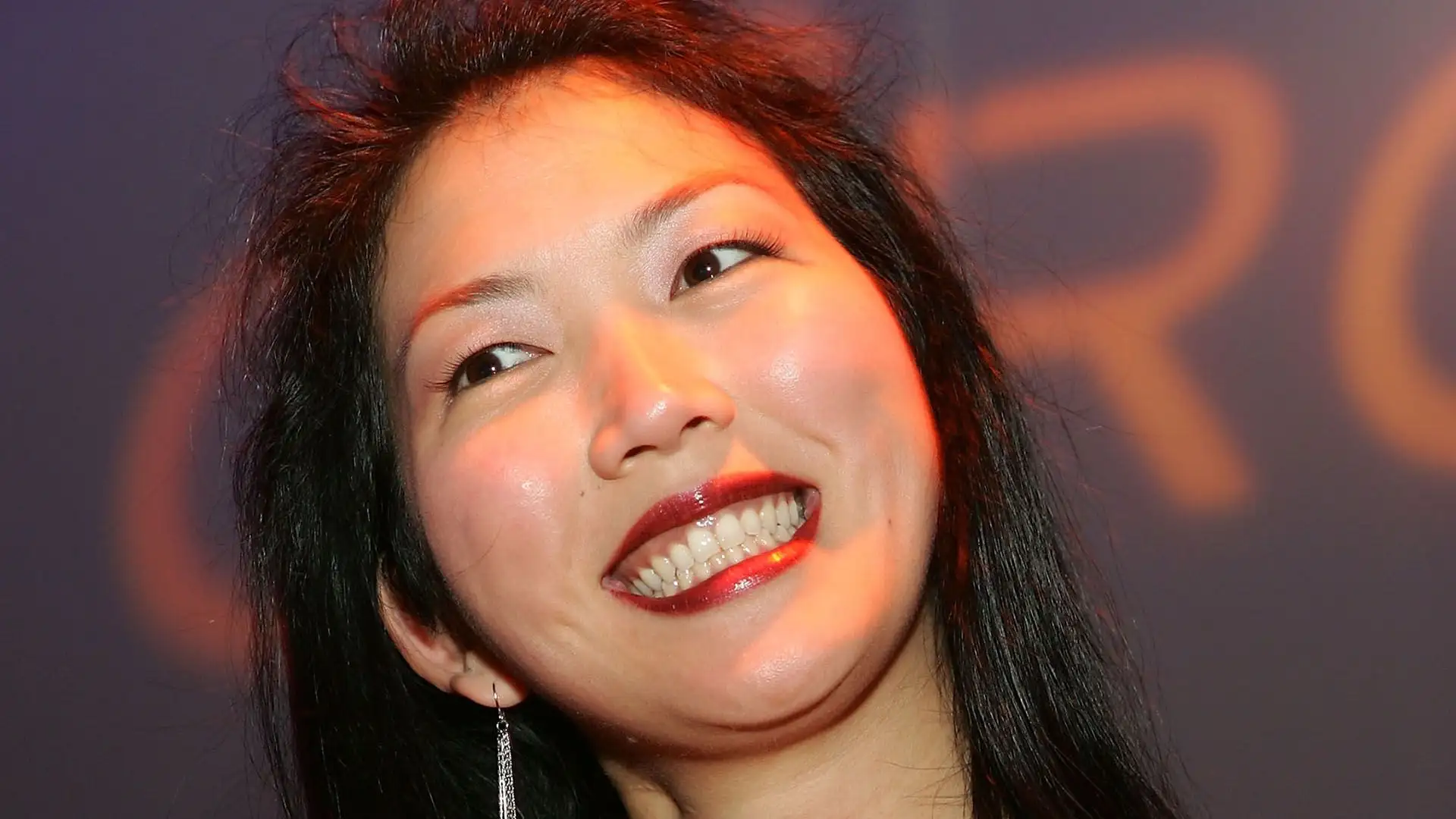 Nel 1998 ha ricevuto il premio Sportsperson of the Year della Women's Professional Billiard Association (WPBA)