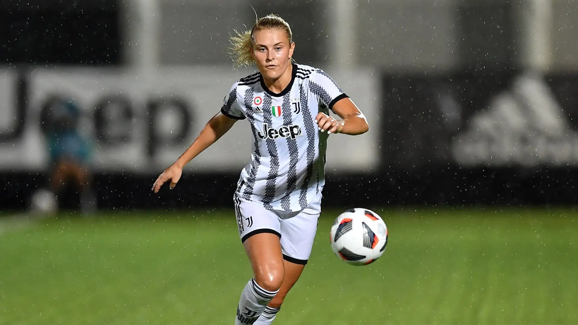 L'ex giocatrice dell'Eskilstuna United potrebbe ritrovare la compagna di nazionale Vinberg negli Spurs