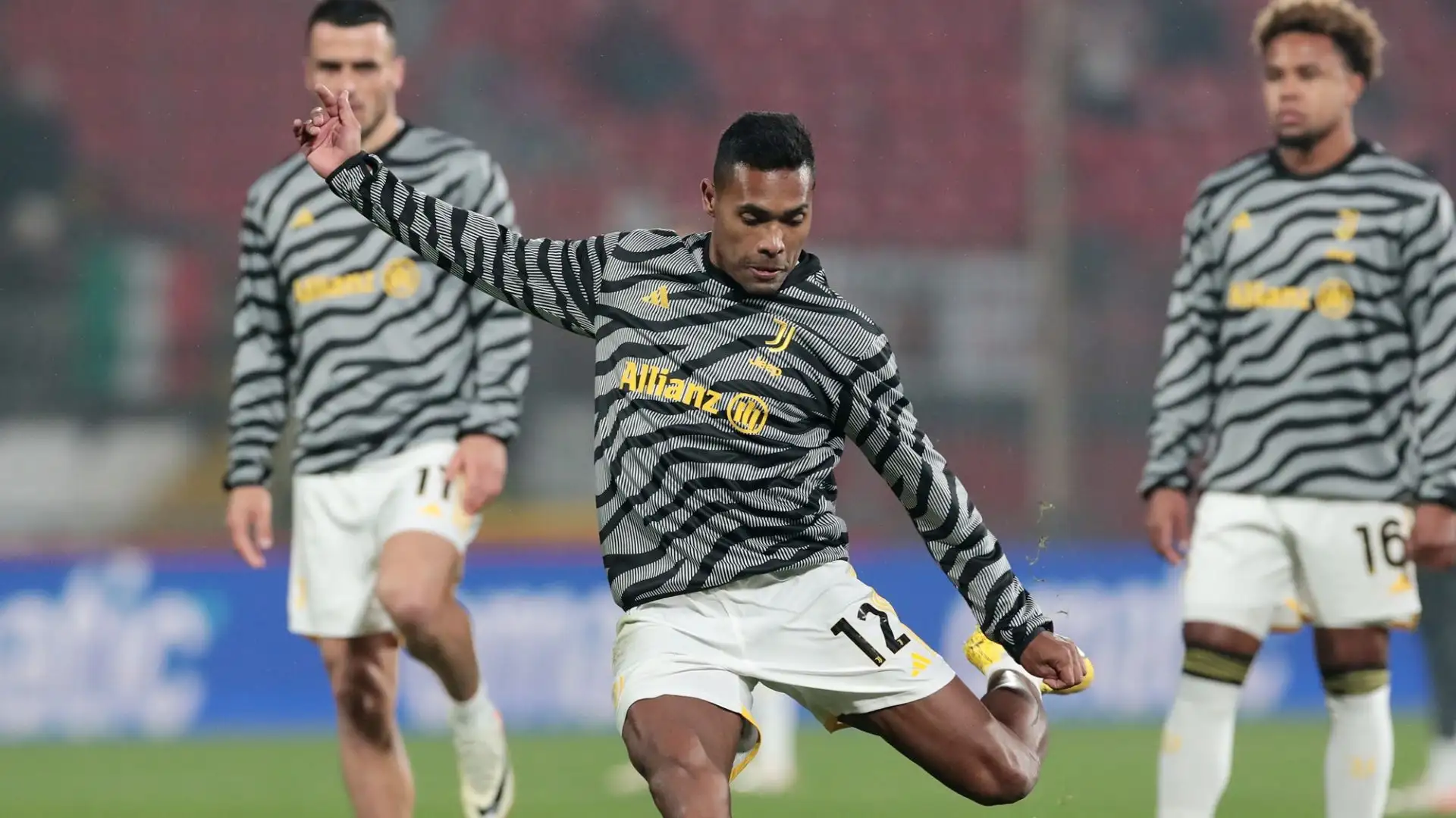 La Juve e Allegri infatti sembrano intenzionati a trattenere il giocatore ancora per i prossimi 6 mesi