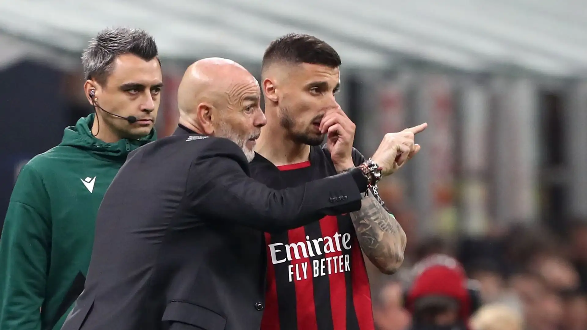 "Grazie al Mister Pioli per tutti questi anni, alla sua fiducia in me e alla sua stima nei miei confronti"