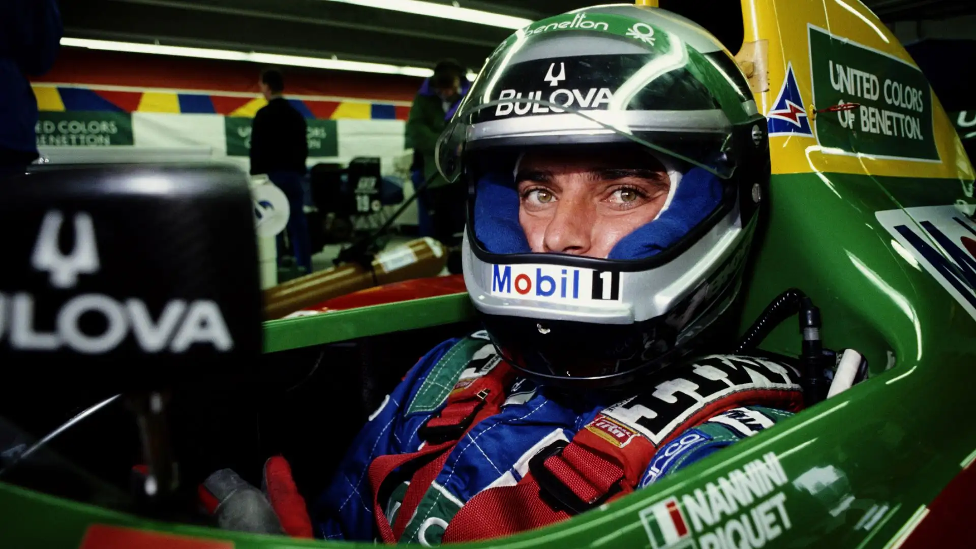 Un concentratissimo Nannini nell'abitacolo della sua Benetton