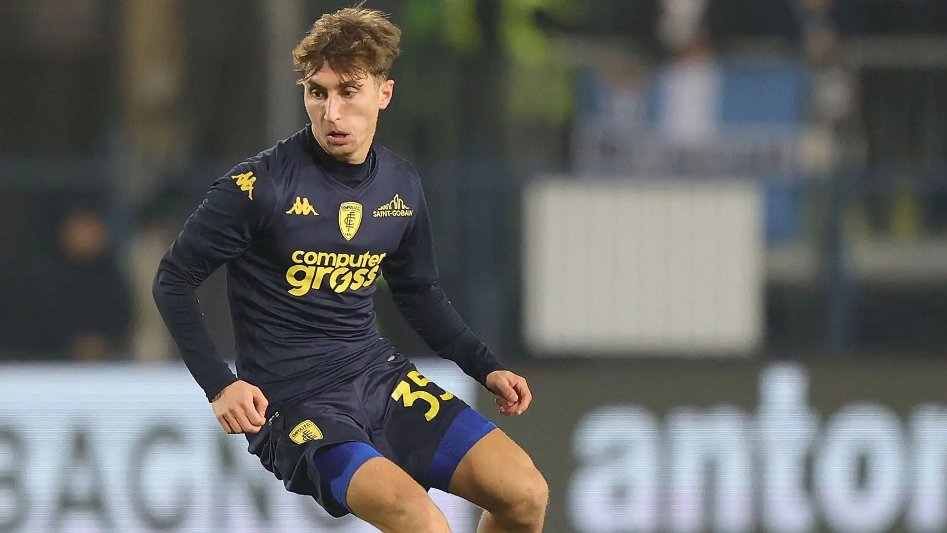 Ha esordito in Serie A nella stagione 2020-2021 ma da quella successiva milita definitivamente in prima squadra
