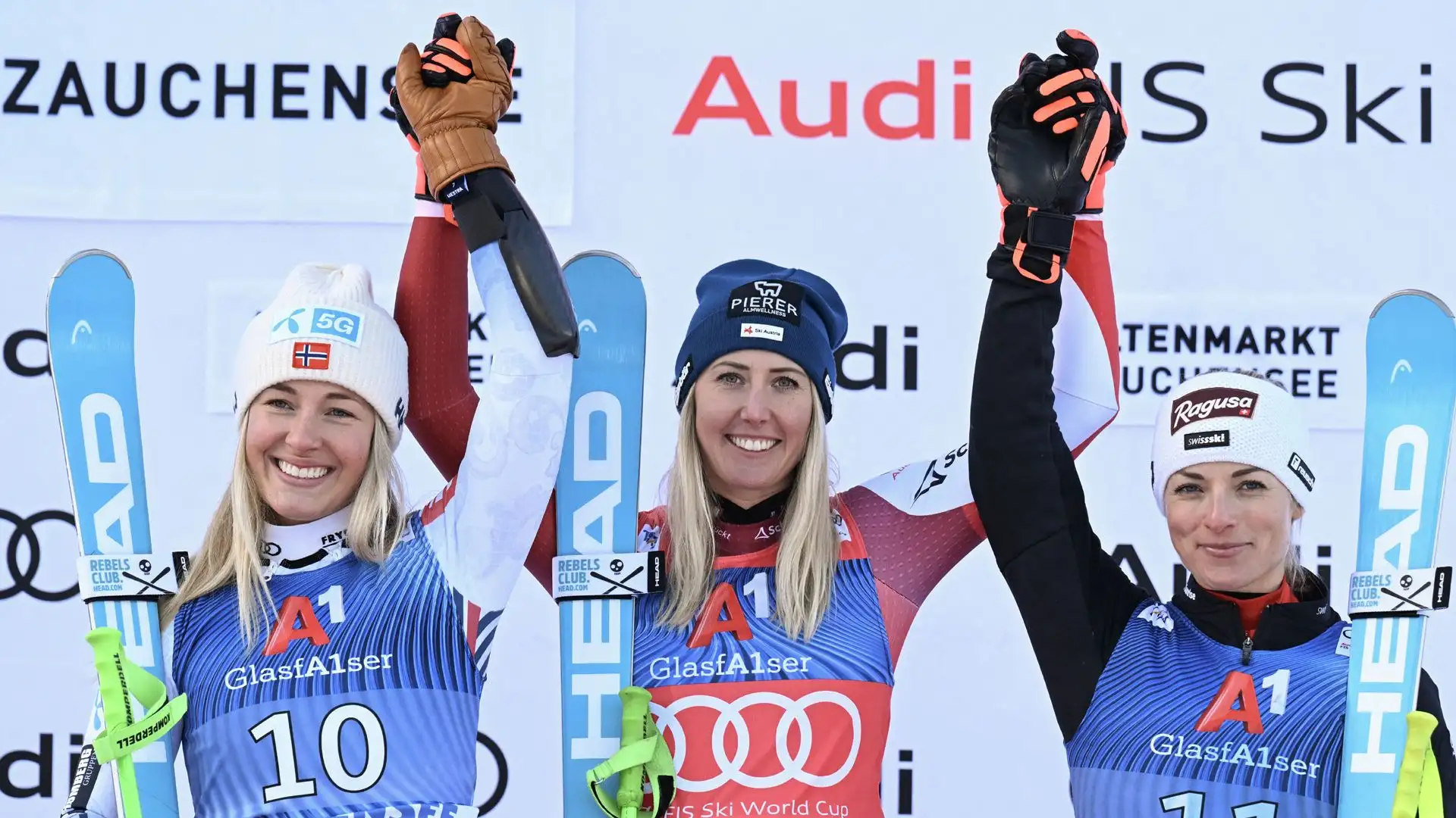 In bacheca ha anche tre medaglie olimpiche complessive, di cui un oro