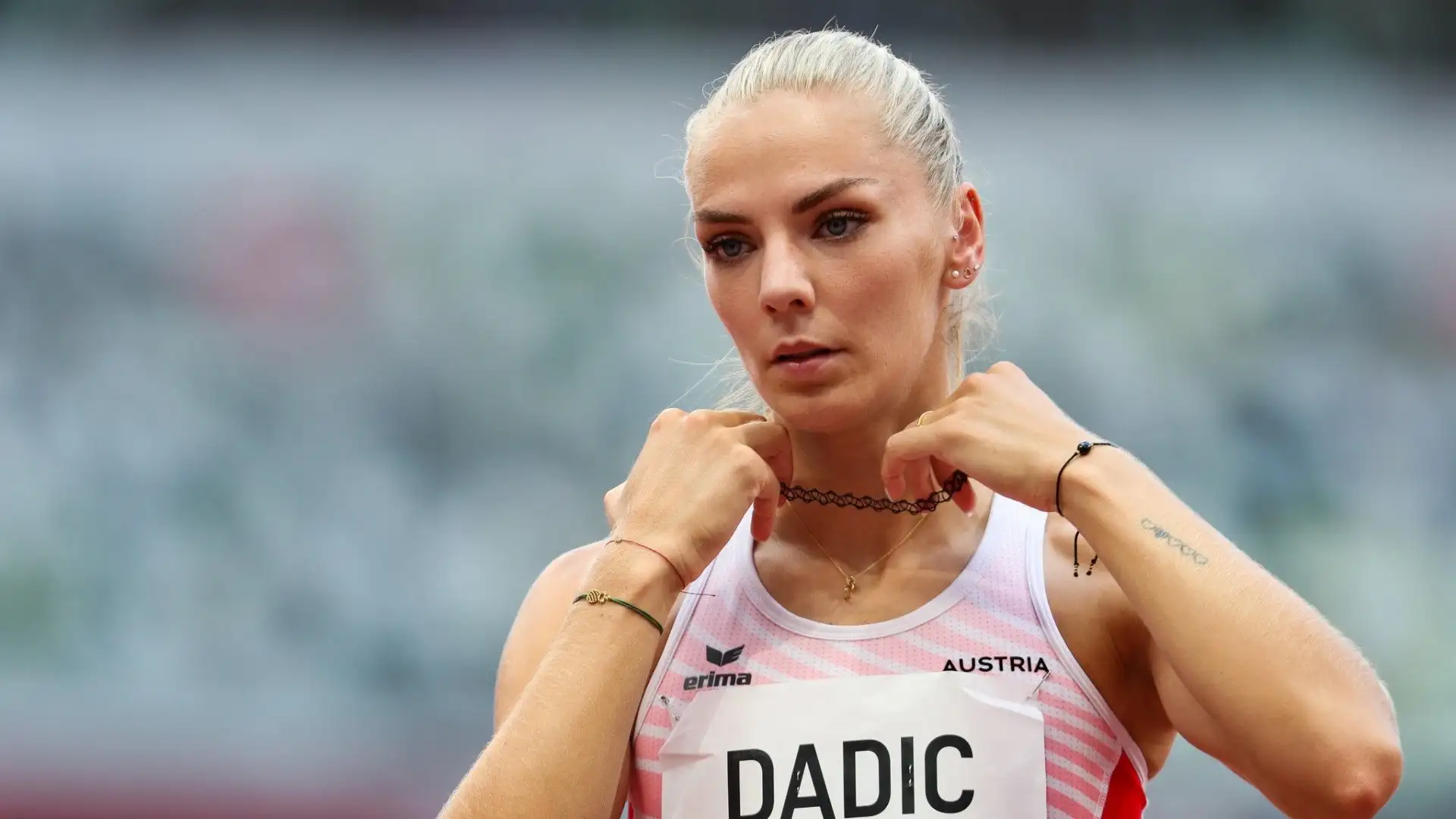 Nei campionati mondiali indoor del 2018 ha conquistato la medaglia d'argento nel pentathlon
