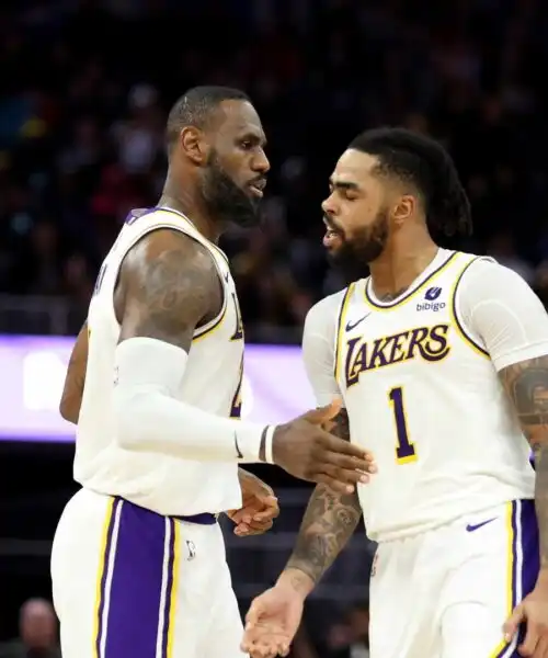 NBA: Lakers vincenti con i Warriors nel segno di James