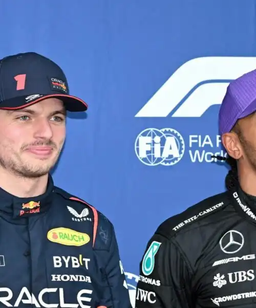 Lewis Hamilton, parole sorprendenti per Max Verstappen: le foto