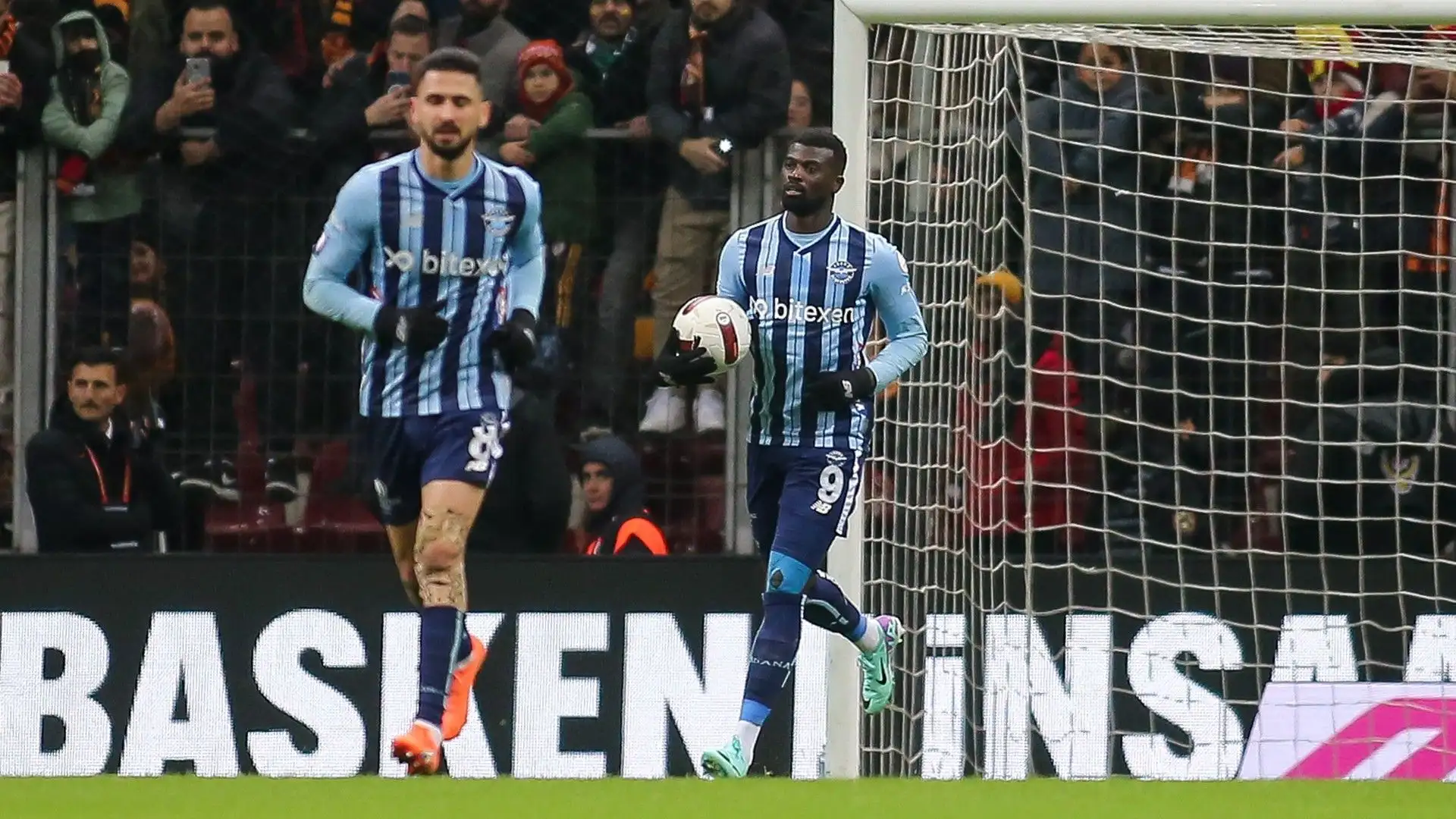 L'attaccante è in rotta di collisione con l'Adana Demirspor e vorrebbe cambiare aria
