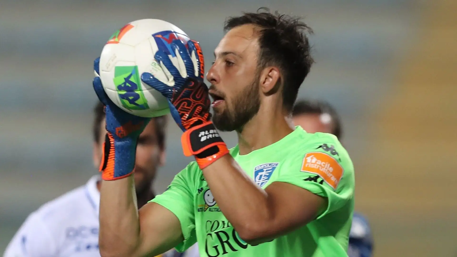Il portiere gioca in Grecia dal 2021, quando si è diviso dall'Empoli
