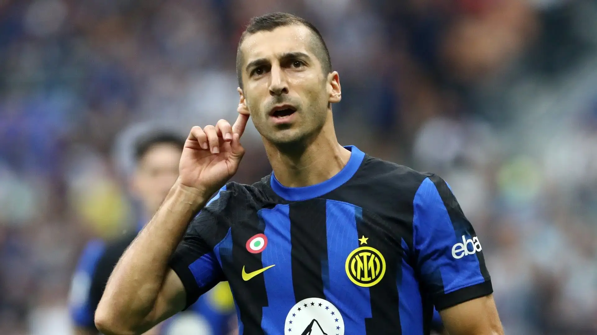 In carriera ha vestito anche le maglie di Borussia Dortmund, Shakhtar, Metalurg, Pyunik Erevan e São Paulo 
