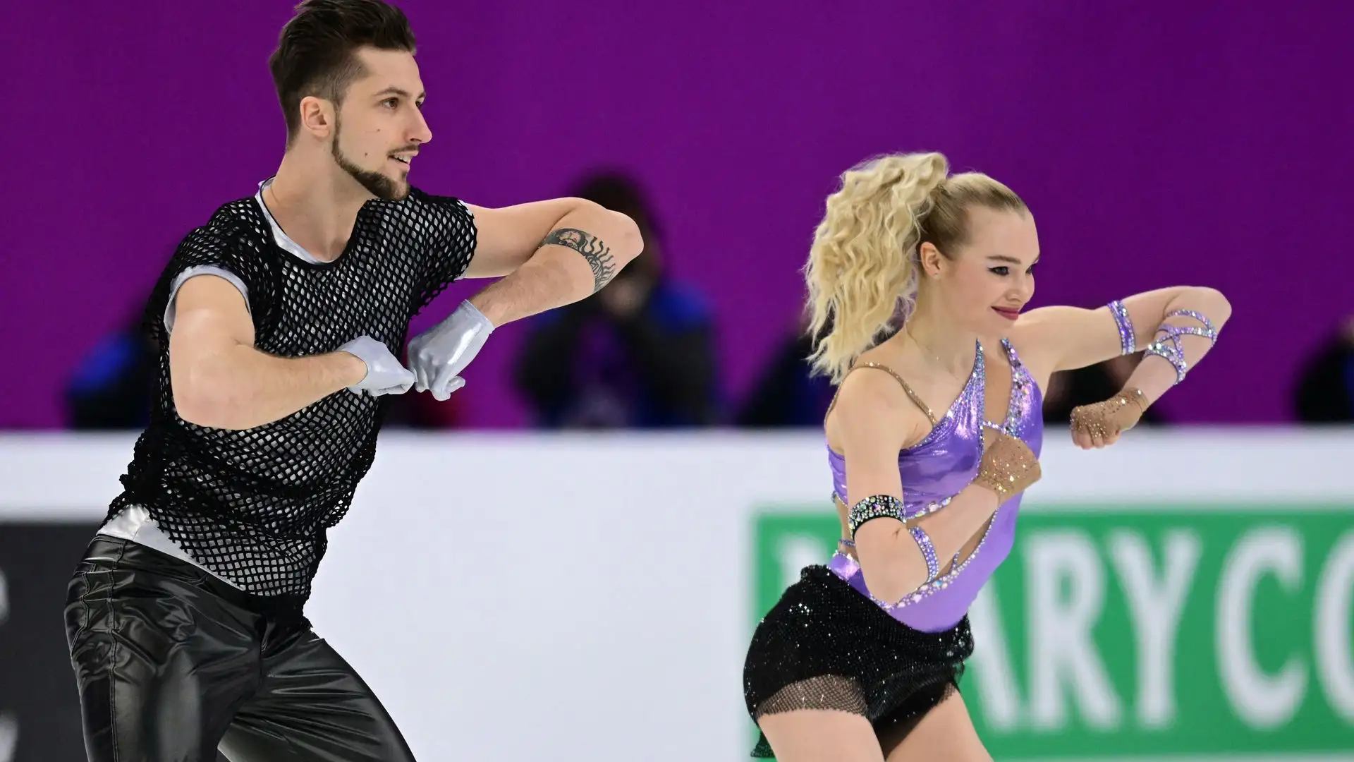 Per due volte consecutive è stata medaglia d'argento della Santa Claus Cup