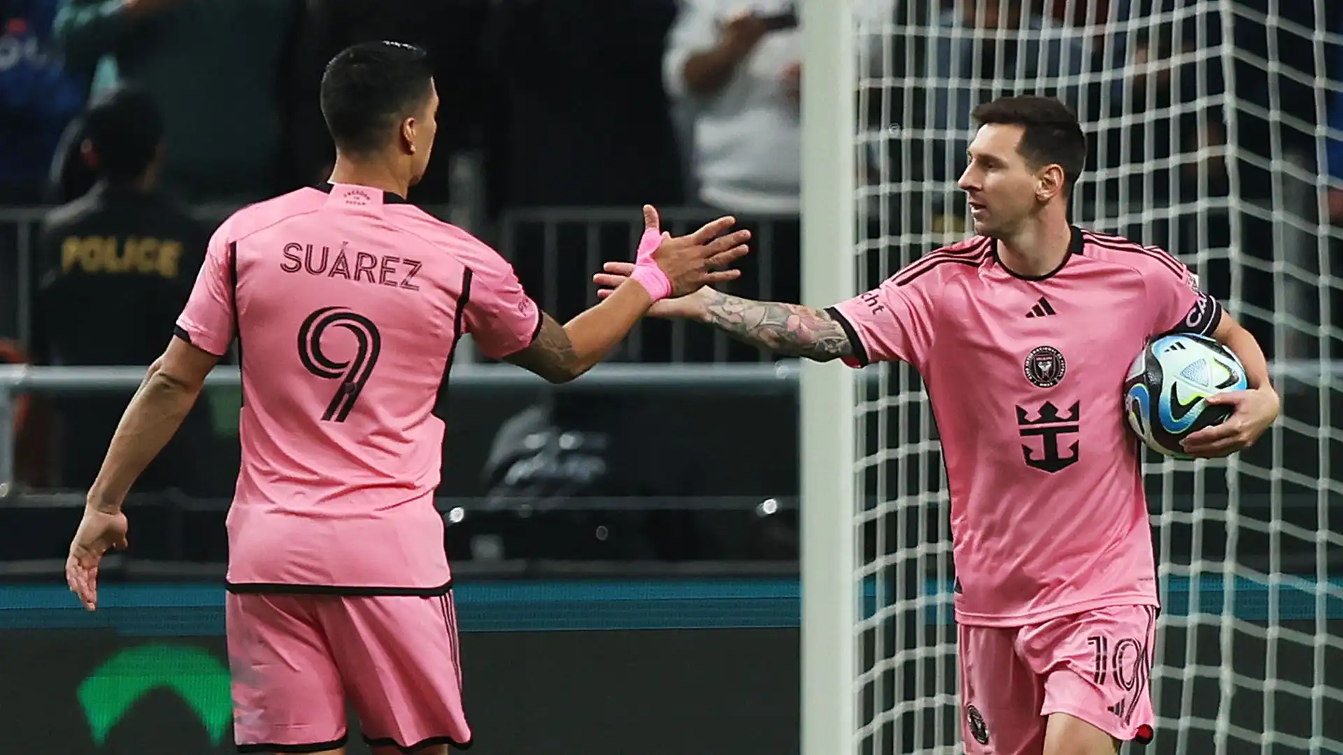 Primi segnali da parte dell'accoppiata Lionel Messi-Luis Suarez