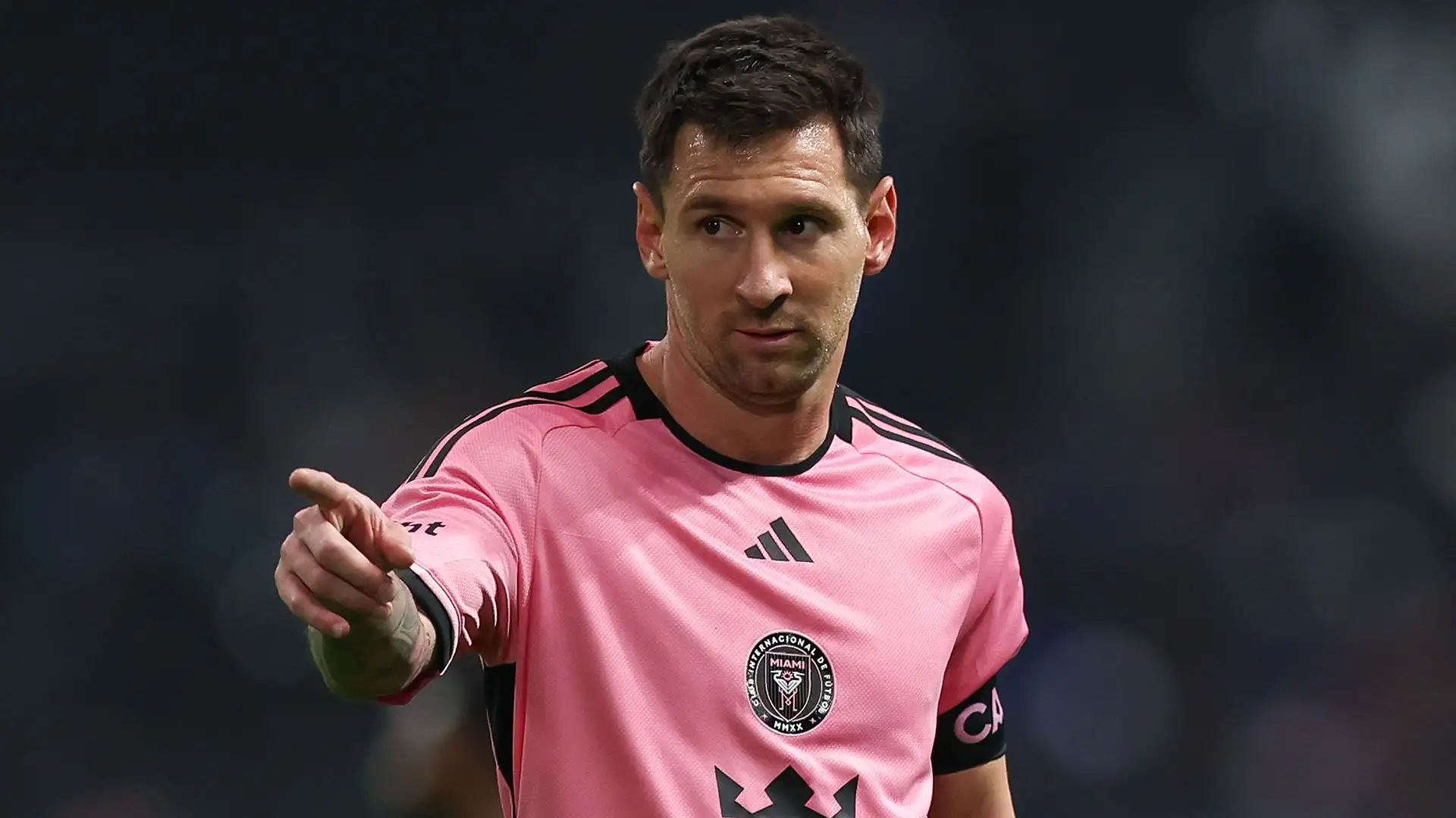 3 Lionel Messi	(Calcio): stipendio $65M; sponsorizzazioni $65M. Totale $130M