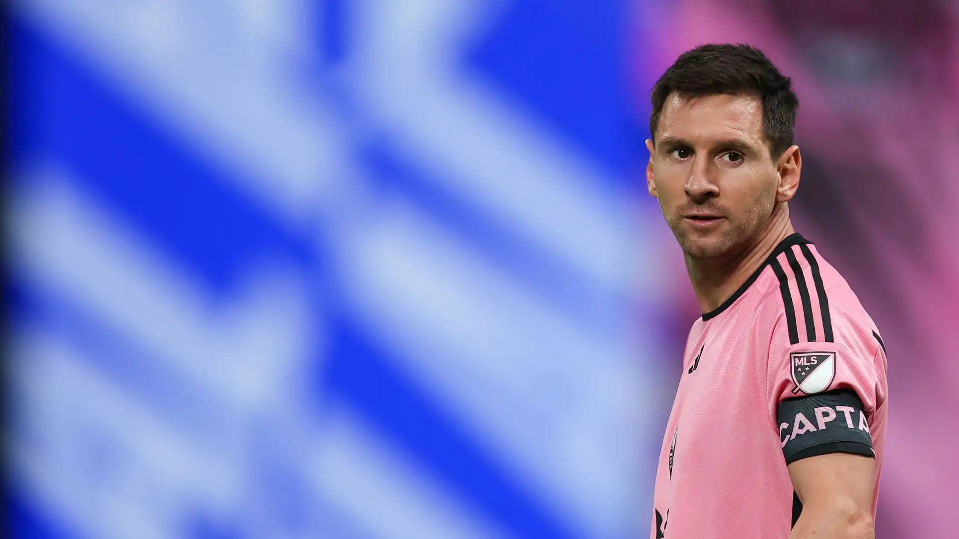 Messi ha risposto firmando ad inizio ripresa il 2-3 su calcio di rigore, e Ruiz ha trovato il 3-3 poco dopo