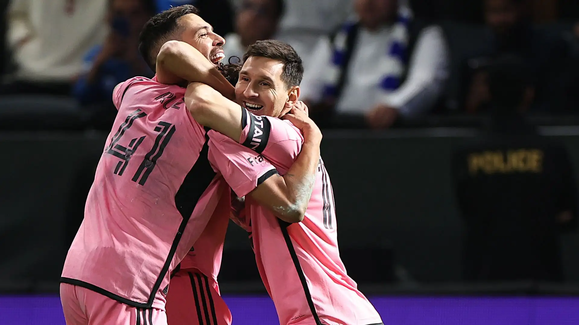 L'Al Hilal si è portato avanti per 2-0 con le reti di Mitrovic e Al Hamdan, ma Suarez ha dimezzato lo svantaggio al termine di un'azione partita da Messi