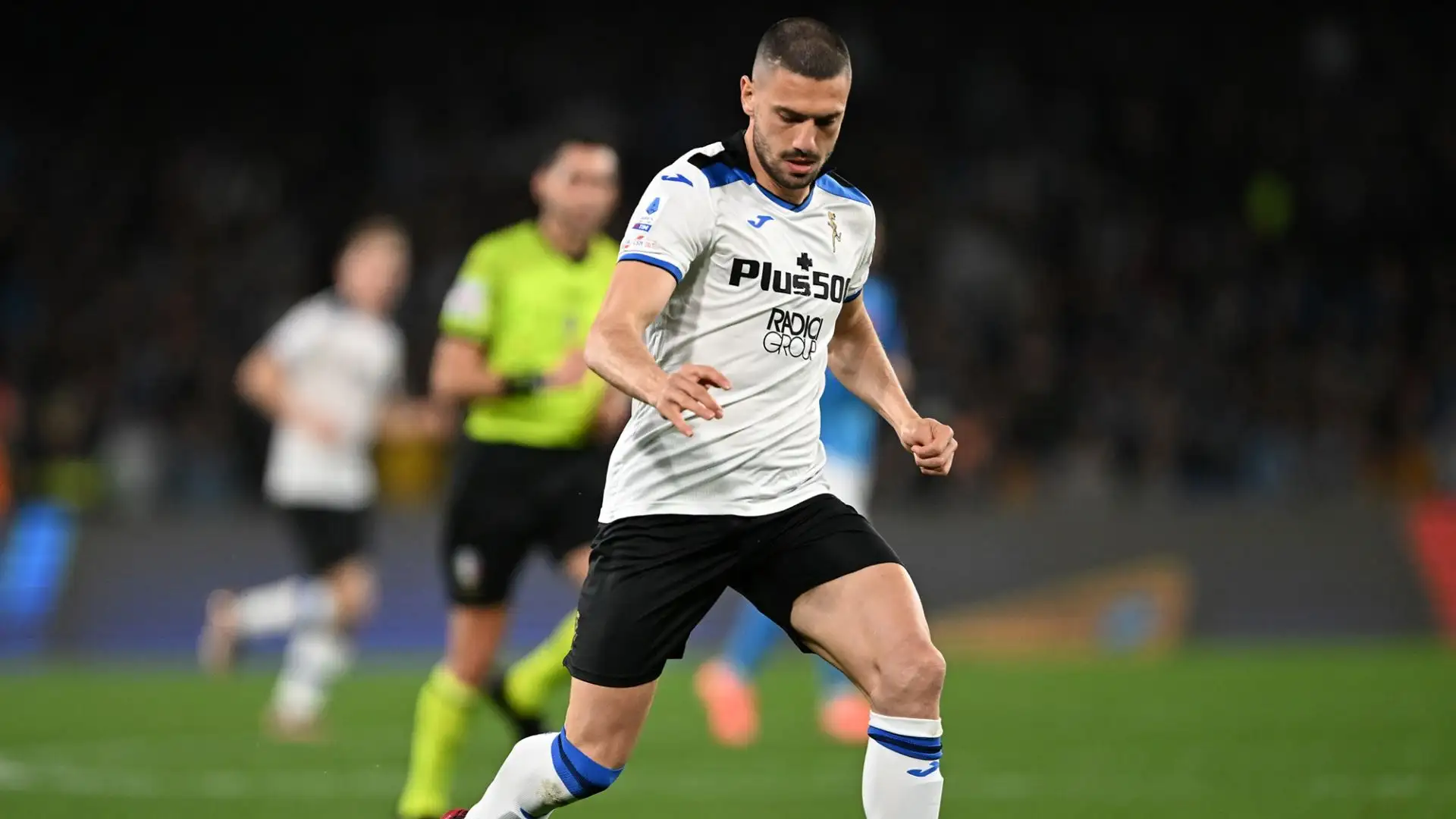 Il difensore turco attualmente milita all'Al-Ahli, in Arabia Saudita