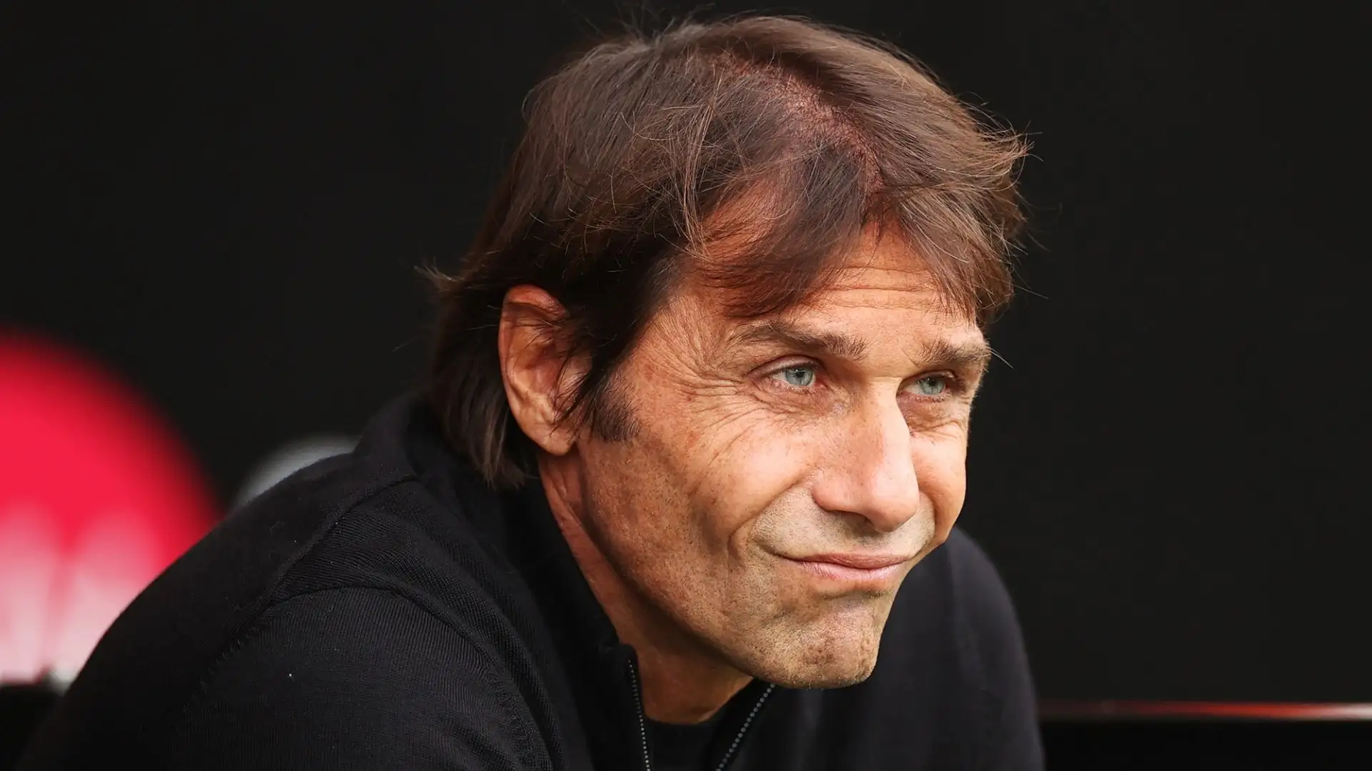 L'ex tecnico di Juve e Inter è pronto a sedersi sulla panchina rossonera con uno stipendio tra i 6 e i 9 milioni di euro l'anno