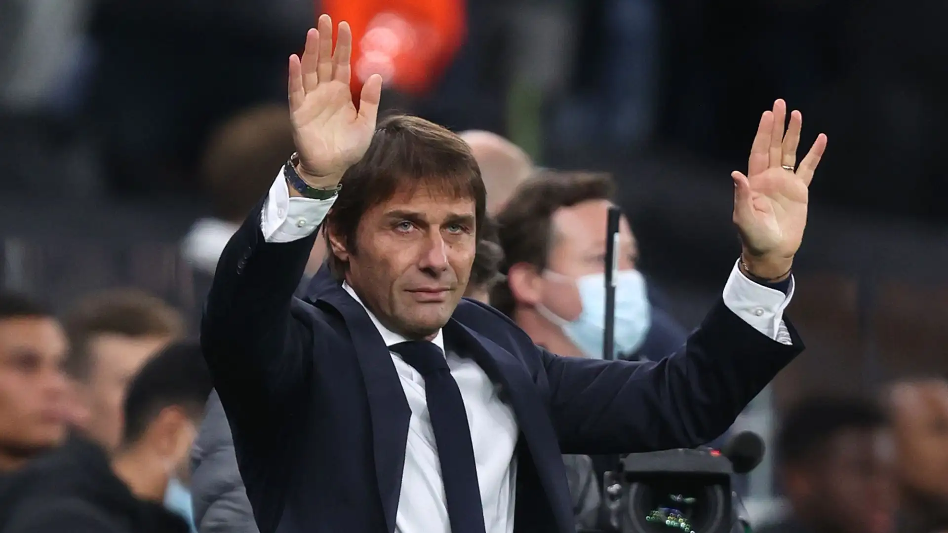 Conte sarebbe disposto a dire sì ai rossoneri, alle condizioni giuste