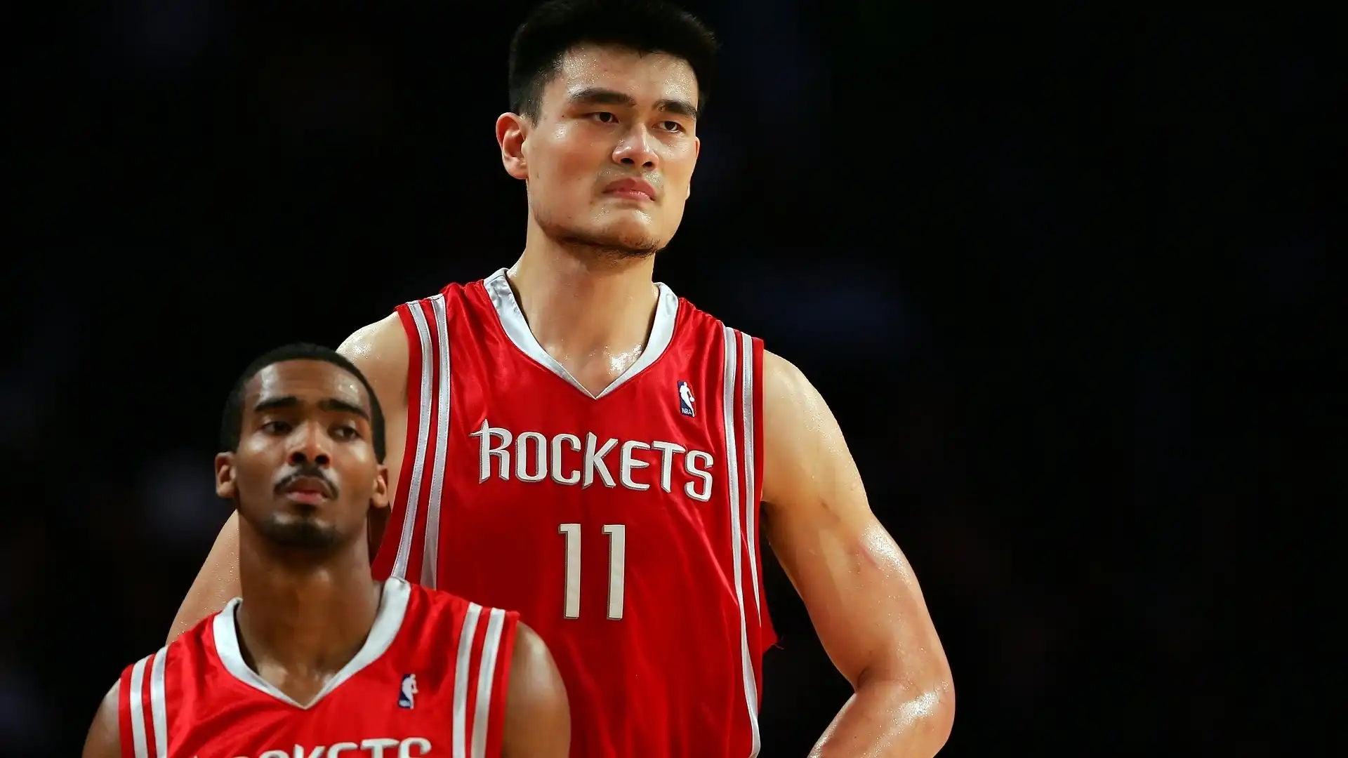 Yao Ming (Cina, basket): 229 cm di altezza