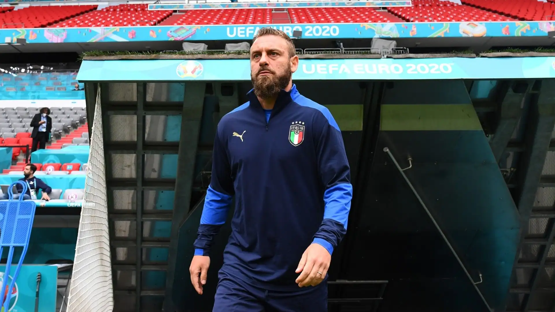 Con il club giallorosso ha vinto 2 Coppe Italia e 1 Supercoppa italiana
