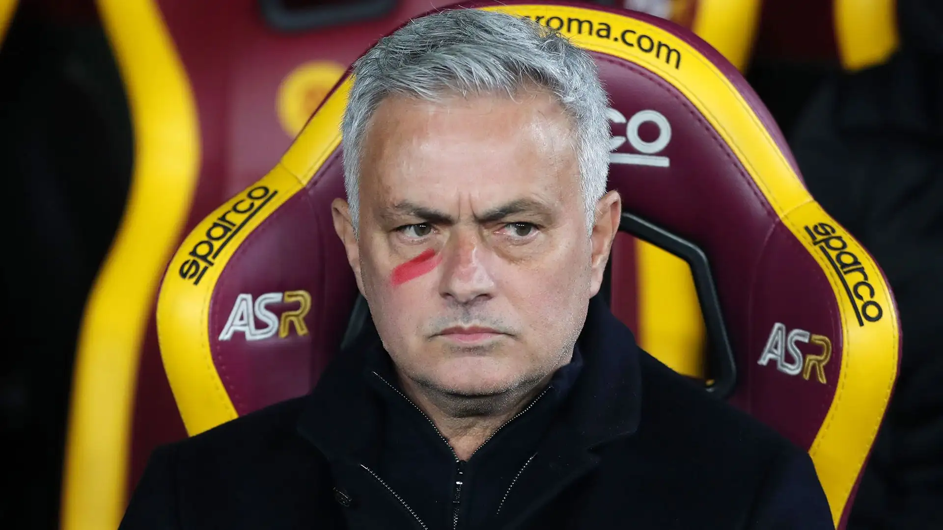 I rapporti sono decisamente freddi: all'arrivo del nuovo uomo mercato si deciderà il destino dello Special One