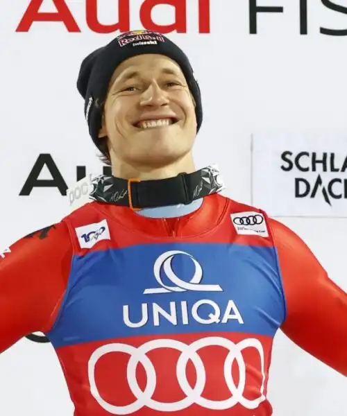 Marco Odermatt vince di nuovo: che rimonta a Schladming