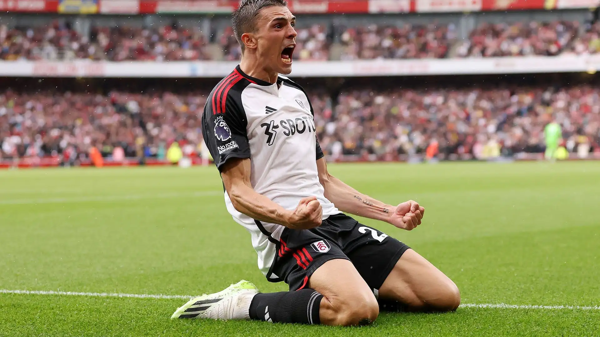 In questa stagione ha finora disputato 18 partite in Premier League