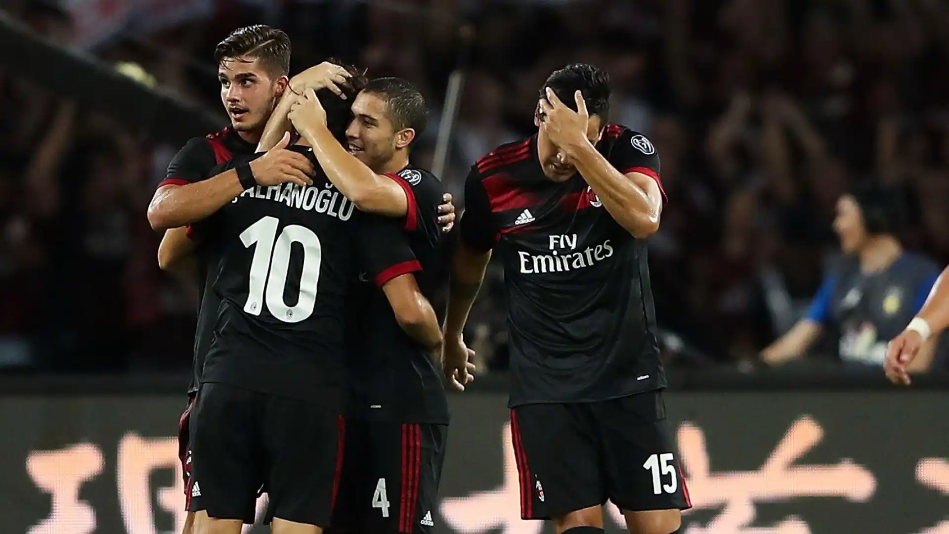 Parma, Milan e poi il crollo: le foto del calciatore
