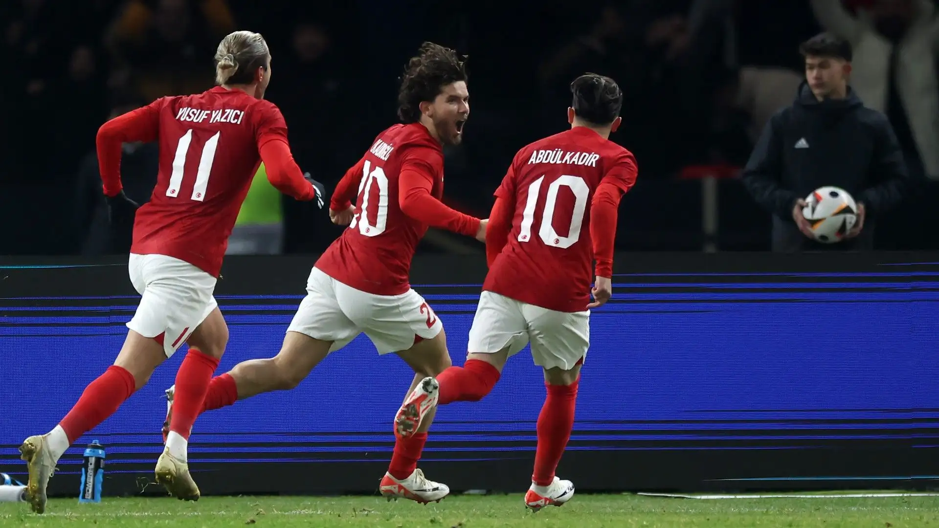 Stando alle fonti inglesi, anche l'Arsenal vorrebbe ingaggiare Kadioglu
