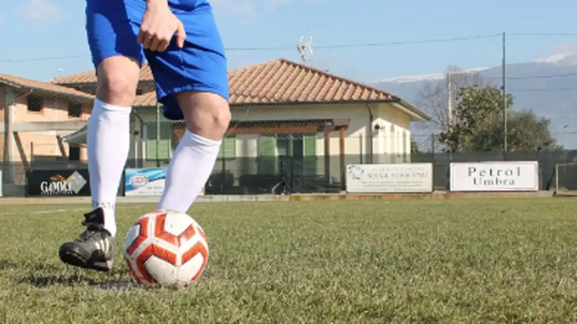 Dopo aver posizionato il pallone non voltate le spalle al portiere