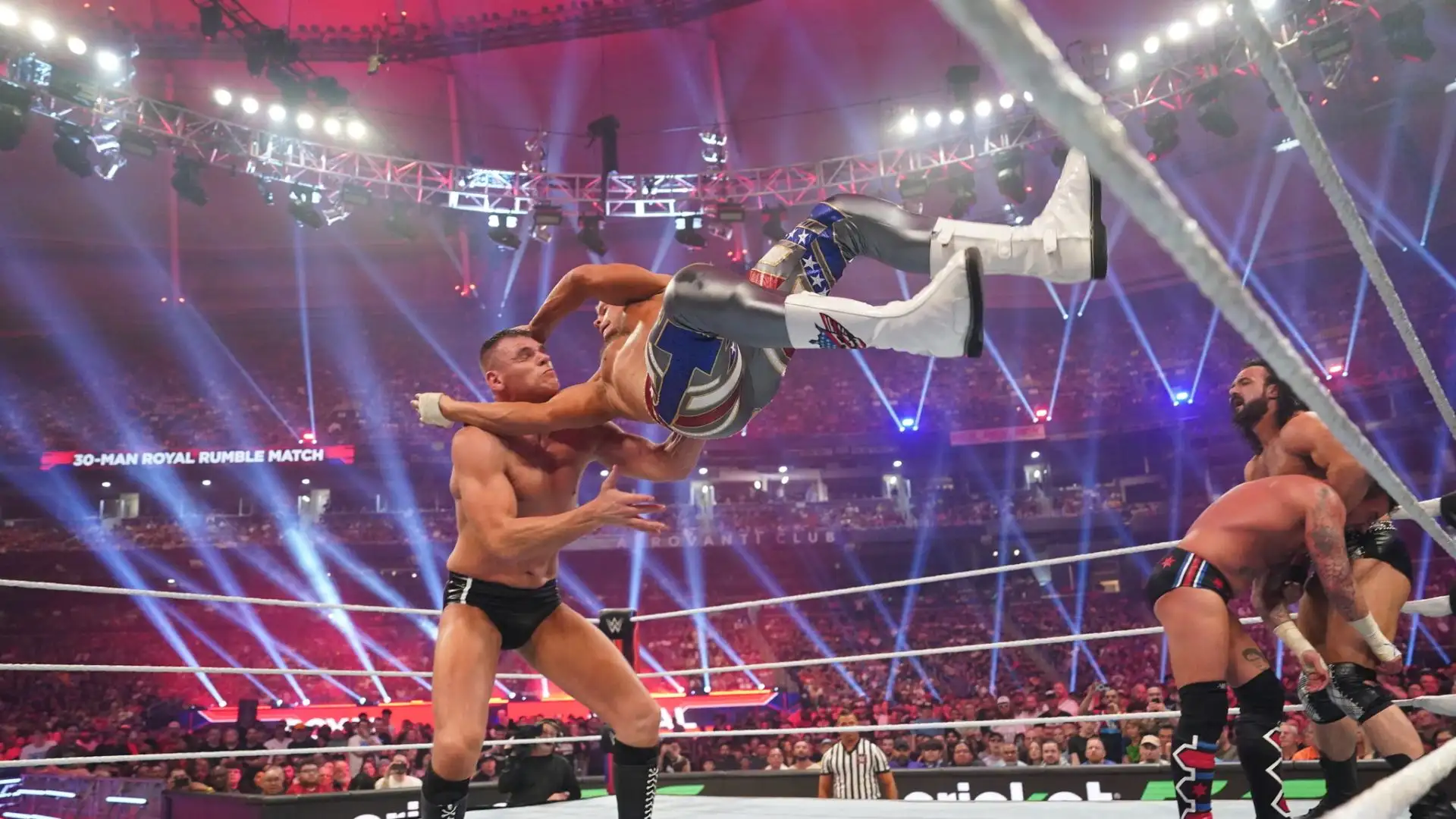L'eterno Randy Orton non mancherà.