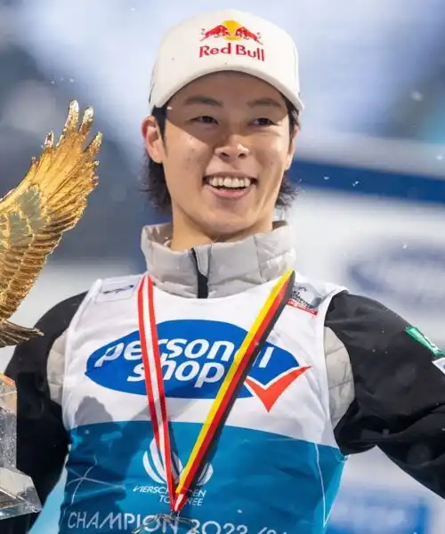 Ryoyu Kobayashi vince per la terza volta la Tournée dei 4 Trampolini