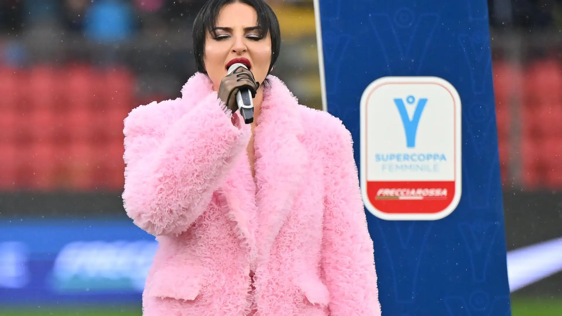 Tra questi spicca la brava e fascinosa Arisa
