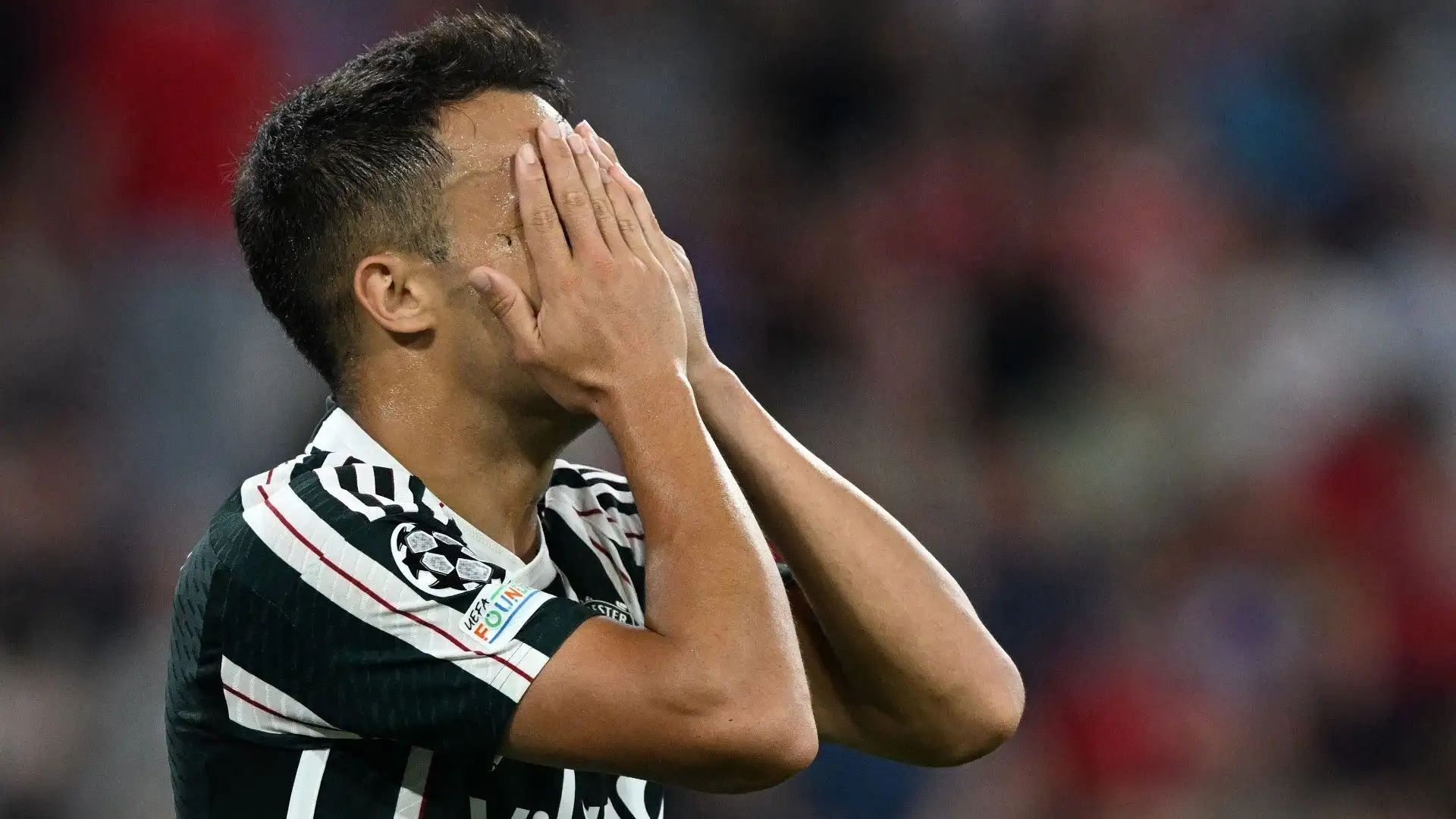 Cresciuto nel Real Madrid, il terzino in carriera ha giocato per Logroñés, Siviglia, Atletico Madrid, Manchester United e Tottenham
