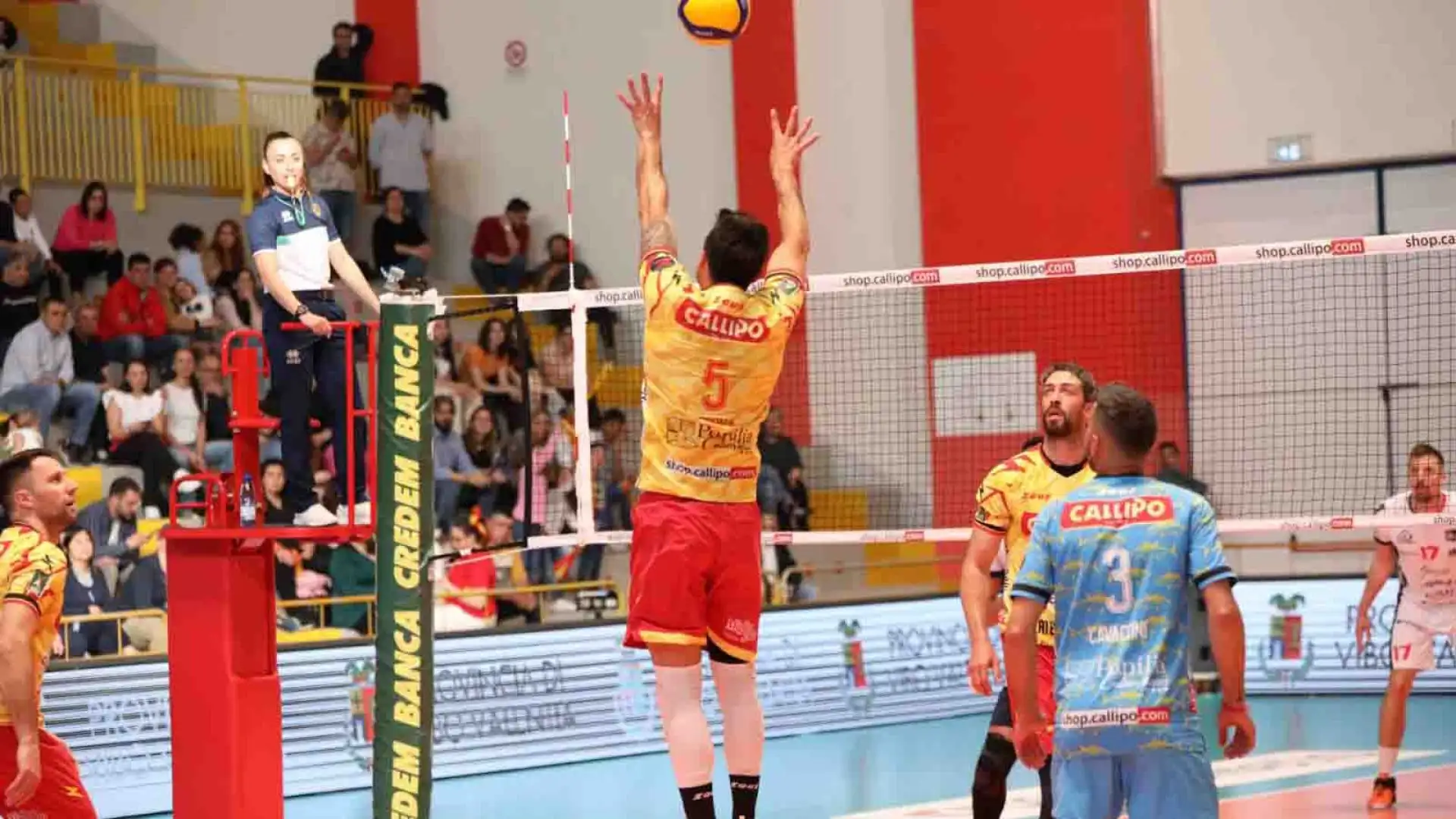Nei giorni scorsi è stato segnalato un brutto episodio ai danni del Gruppo Callipo di proprietà di Pippo Callipo, presidente della Tonno Callipo Volley.