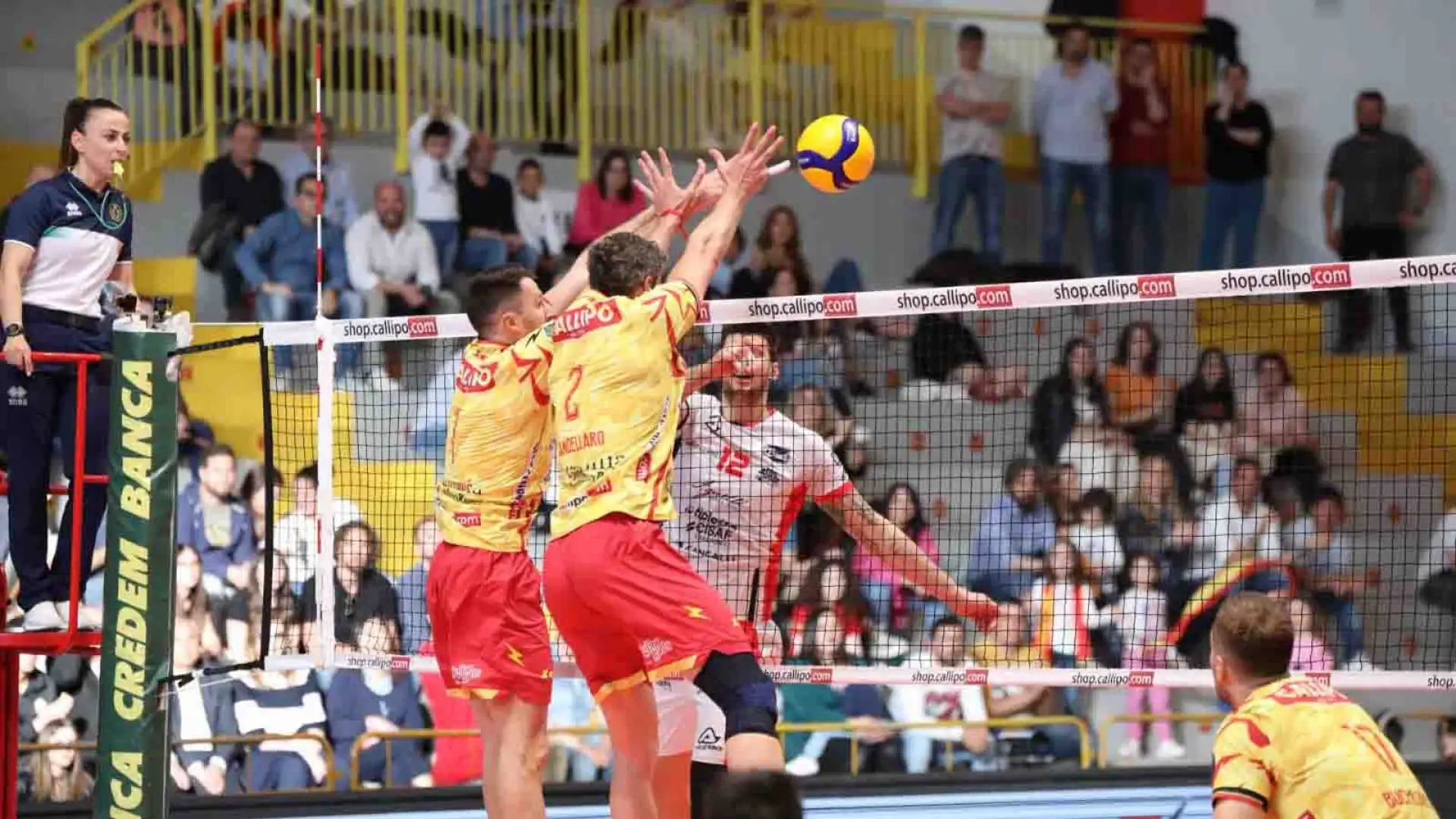 "Mando un grande abbraccio a Pippo Callipo – dice il presidente Massimo Righi – uno degli storici capisaldi della Lega Pallavolo che ha contribuito in prima persona per vent’anni al successo che sta avendo il volley in questi tempi".